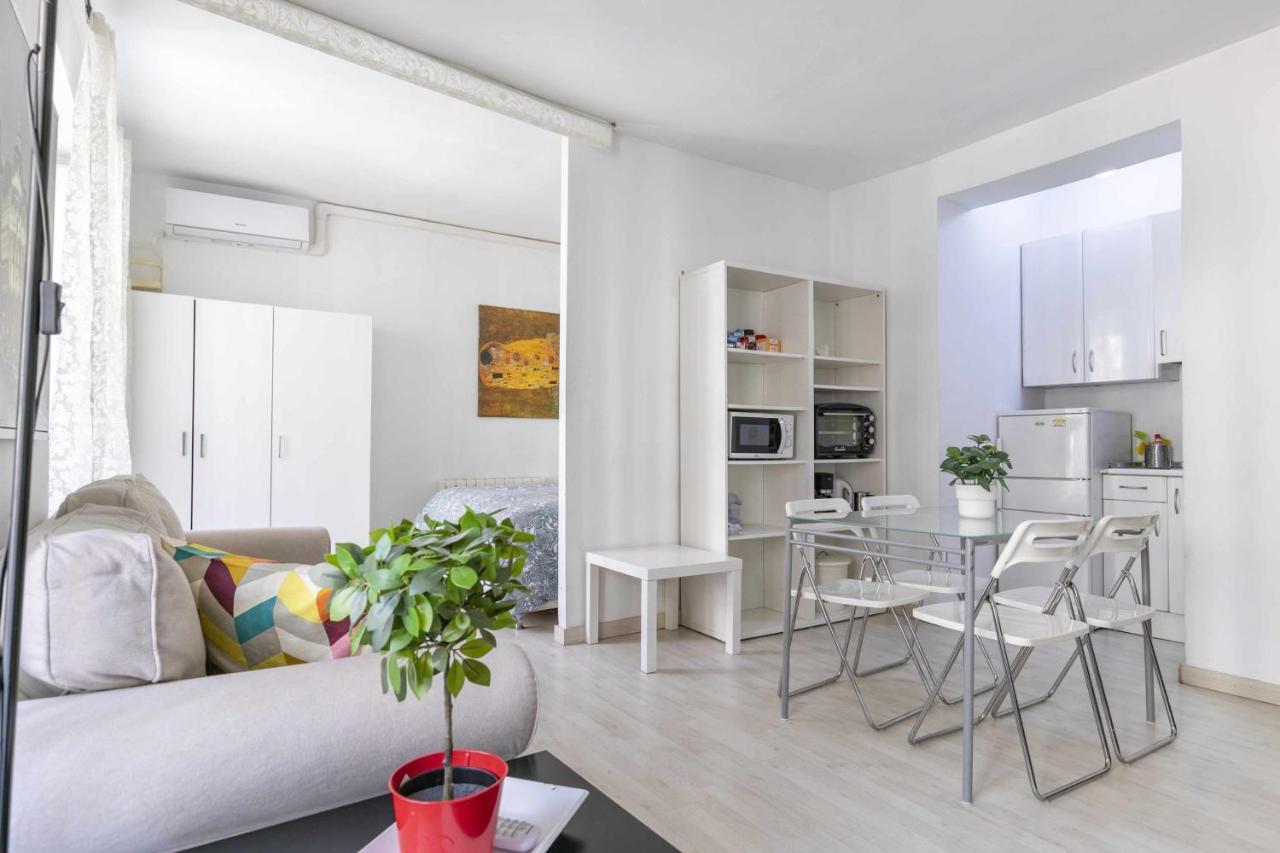 Acogedor Y Centrico Estudio Lägenhet Madrid Exteriör bild